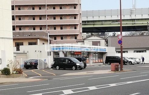 コンビニ　ローソン　小倉田町東店（コンビニ）まで193m