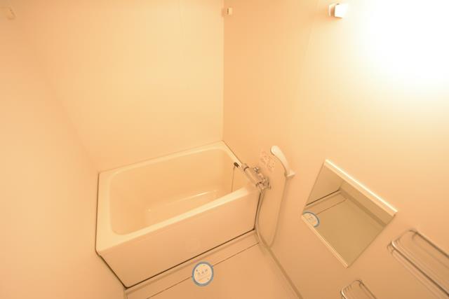 バス・シャワールーム　浴室乾燥機あり！