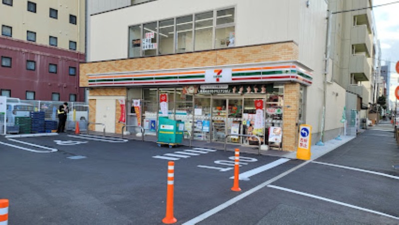 コンビニ　セブンイレブン吹田江坂町2丁目店（コンビニ）まで465m