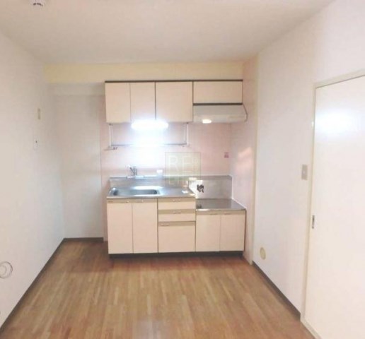 居室・リビング　スワンハイツ