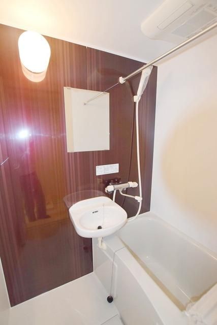 バス・シャワールーム　★★浴室乾燥暖房機付き★★