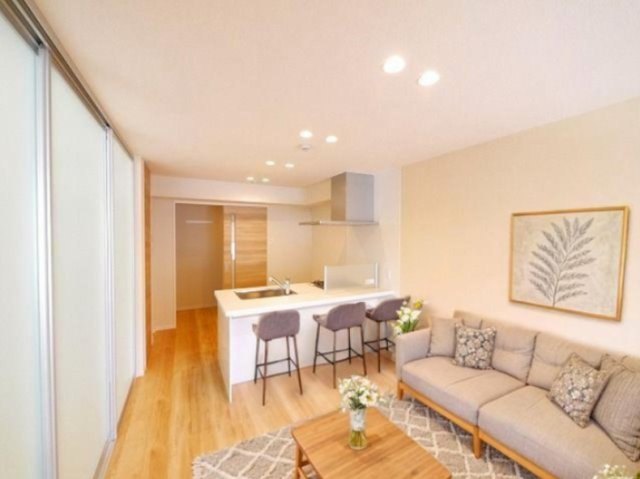 居室・リビング　CGで家具等を配置したもので家具等は含まれません