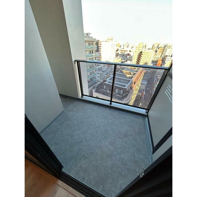 バルコニー　バルコニーからの眺めを楽しみながら食事をしませんか