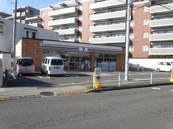 コンビニ　セブンイレブン南町田店（コンビニ）まで325m