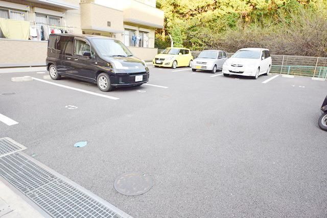 駐車場　★★全室角部屋3面採光★★