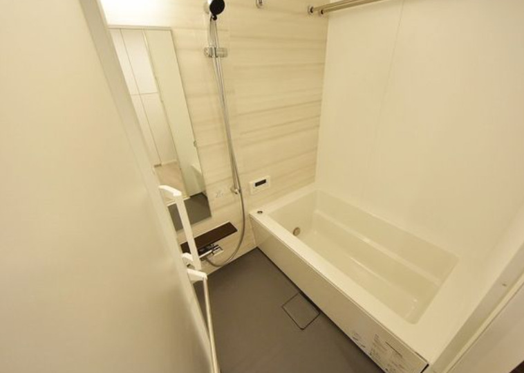 エントランス　ゆとりのあるエントランスです