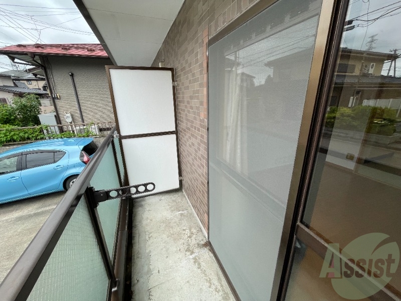 バルコニー　バルコニーですが洗濯物もしっかり干せる広さです。