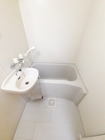 バス・シャワールーム　日々の暮らしに欠かせないお風呂です