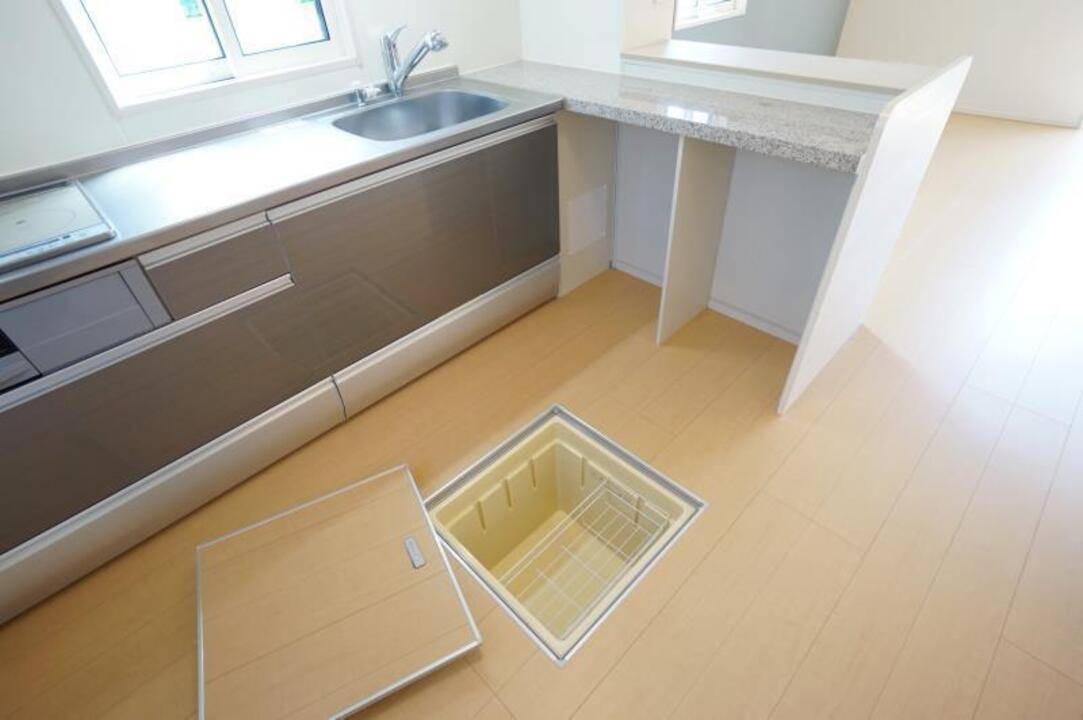 収納　床下収納