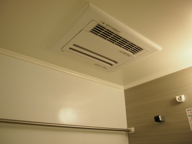 バス・シャワールーム　浴室乾燥機