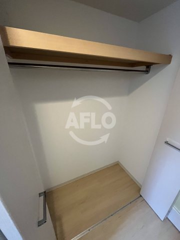収納　セレニテ新大阪弐番館　クローゼット
