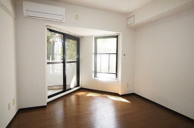 居室・リビング　￣ヘリオス３７８立川のご紹介です￣