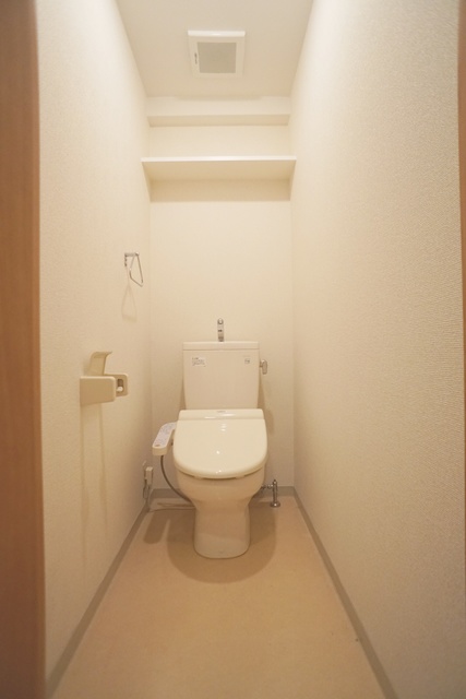 トイレ　※同物件別室参考写真です。現況優先です。