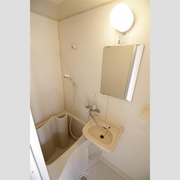 バス・シャワールーム　?