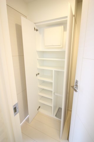 玄関　（別タイプ参考写真）アイルプレミアム文京六義園　文京区本駒込