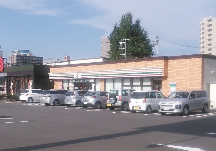 コンビニ　セブンイレブン　北8条東5丁目店（コンビニ）まで190m