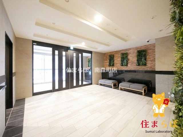 ロビー　「暮らしの設計図は、ここから始まります。」