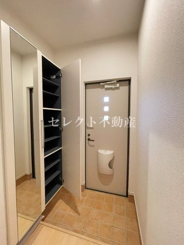 玄関　【Ｖｉｌｌａ　アニバ　I】玄関です