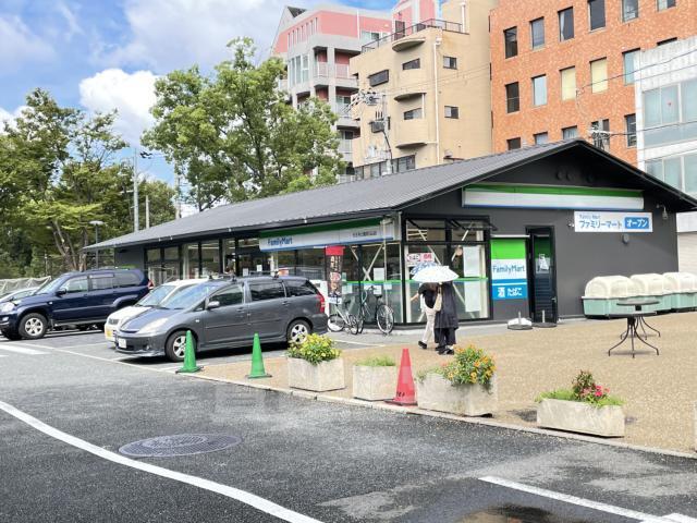 コンビニ　ファミリーマート　天王寺公園茶臼山（コンビニ）まで358m