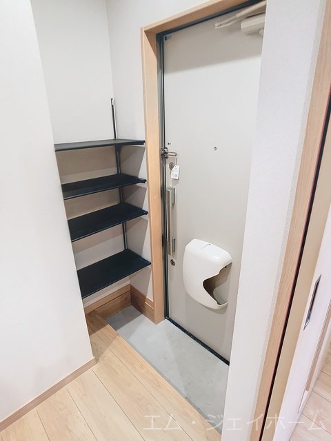 玄関　建築中