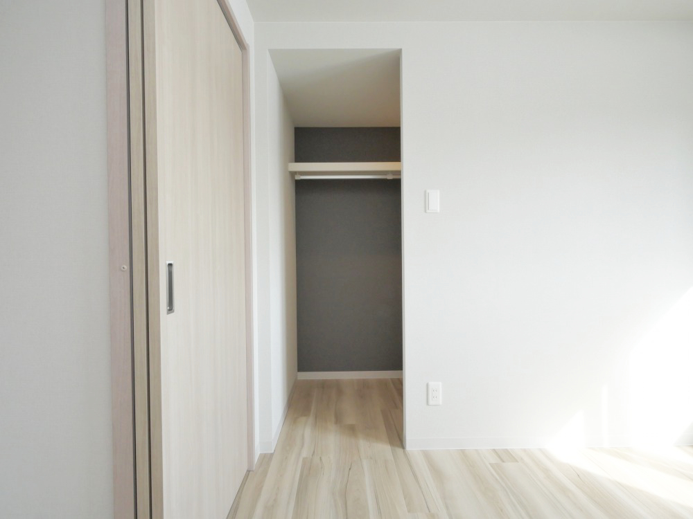 収納　収納力のあるウォークインクローゼットです！