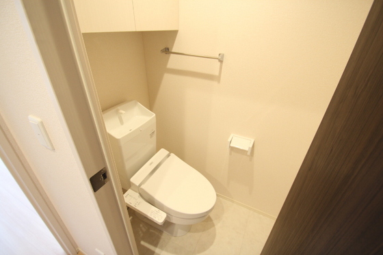トイレ　※別号室の写真です