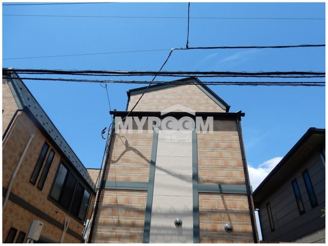 建物外観　ロイヤルハウスの外観