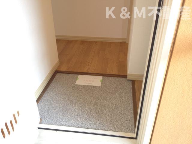 玄関　収納もある玄関です