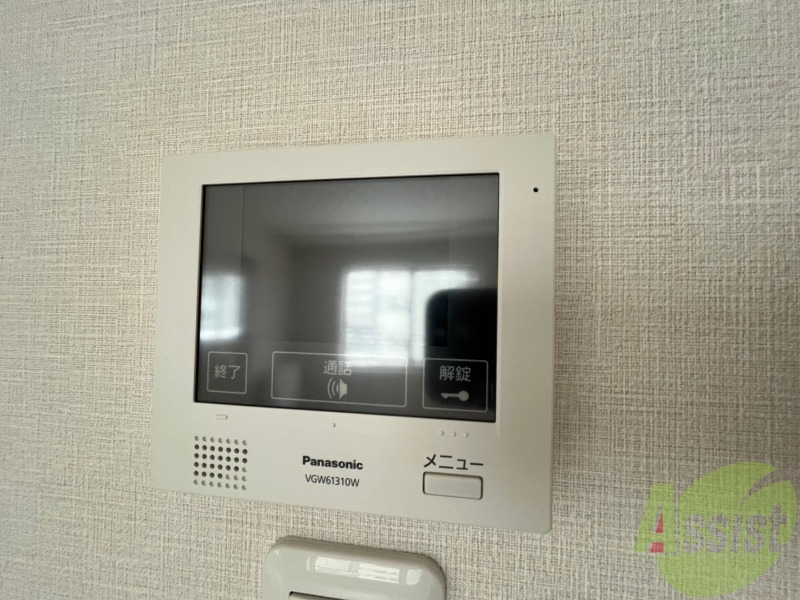 セキュリティ　モニタ付インターホンです。セキュリティ面も安心ですね！