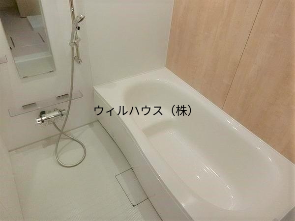 バス・シャワールーム　一坪浴槽！追い焚き機能！