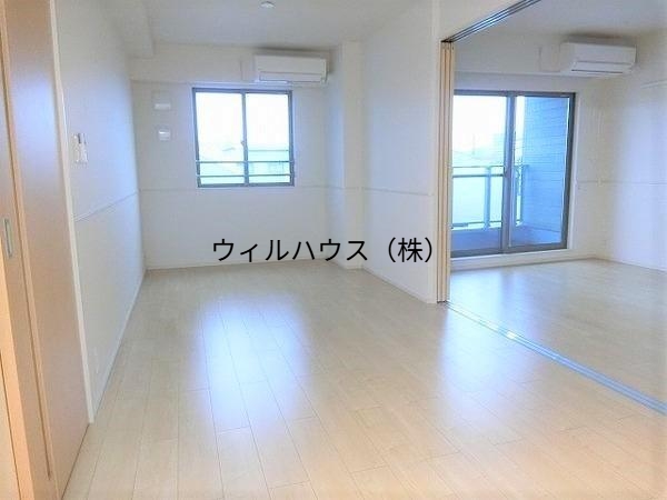 居室・リビング　広々としたリビング！