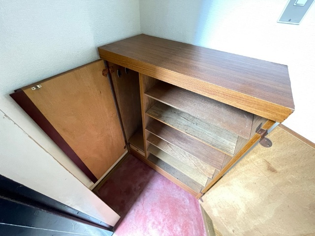 エントランス　＊写真は別部屋参考