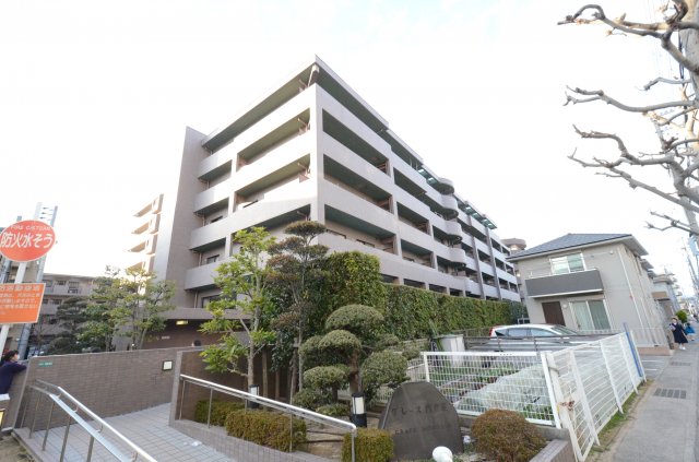 建物外観　安心のオートロック付き♪