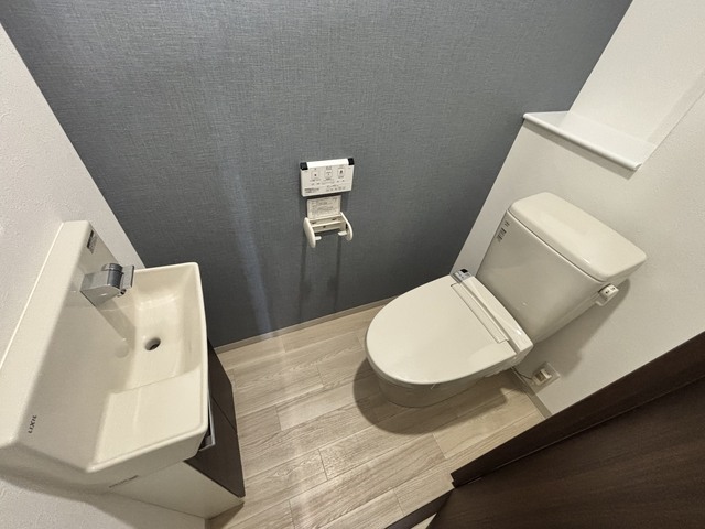 トイレ　別号室の写真です