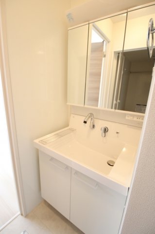 洗面設備　使いやすい洗面所です