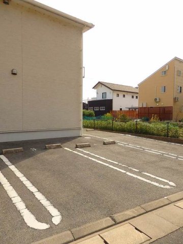駐車場　車をお持ちの方に嬉しい駐車場付きの物件です