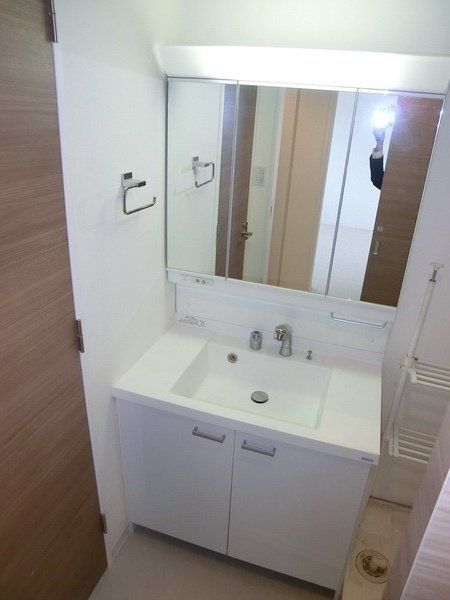 洗面設備　洗髪洗面化粧台