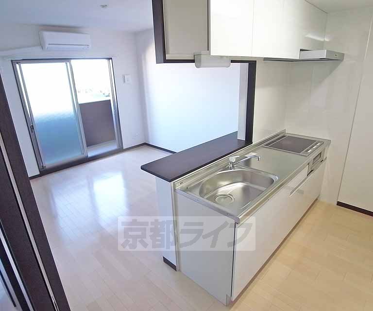 居室・リビング　人気のカウンターキッチンです。