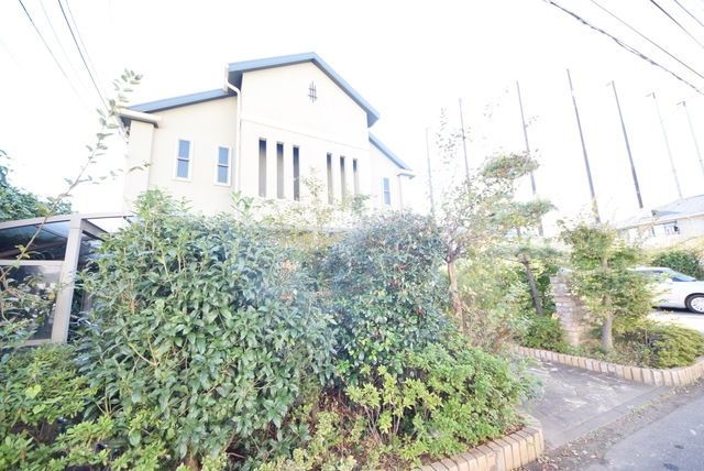 庭　★生垣に囲われています★