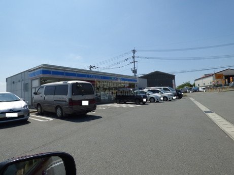 コンビニ　ローソン　熊本小山三丁目店（コンビニ）まで608m