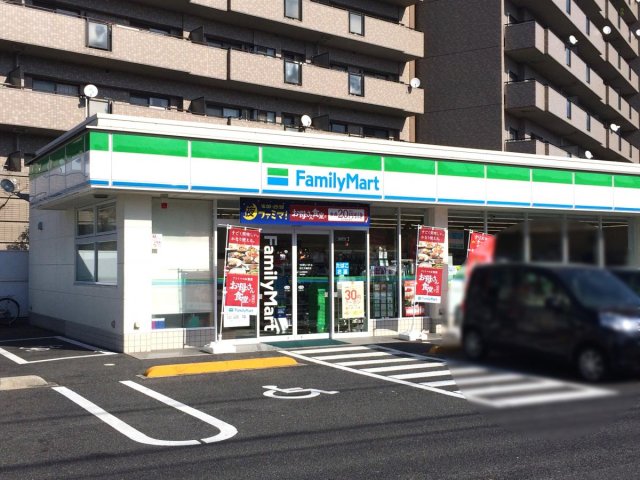 コンビニ　ファミリーマート　松江大輪町店（コンビニ）まで437m
