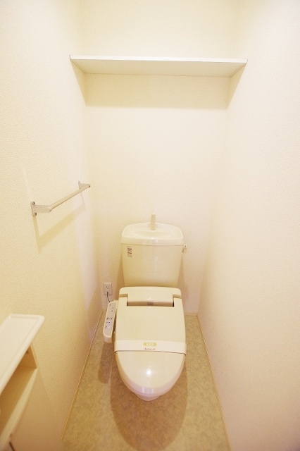 トイレ　温水洗浄暖房便座のトイレ