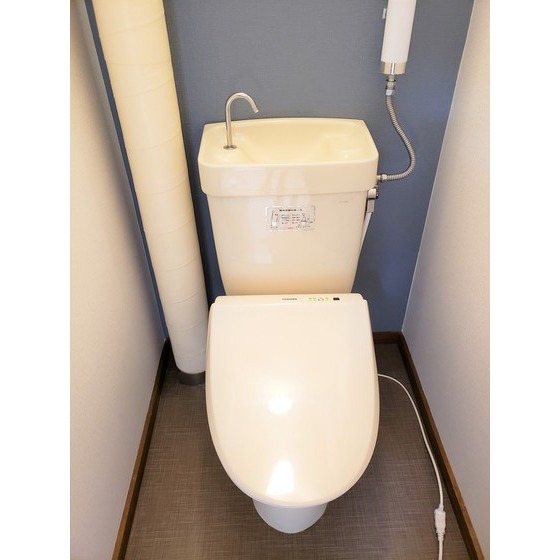 トイレ　温水洗浄便座