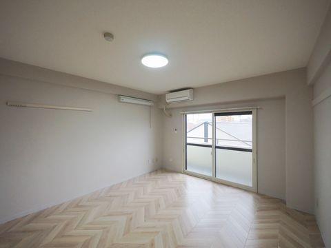 居室・リビング　2026年4月リフォーム予定。木目調のCFに張替え予定