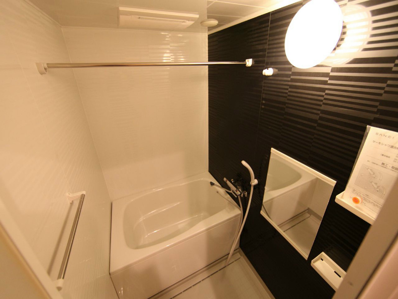 バス・シャワールーム　浴室暖房乾燥機バスルーム（お風呂トイレ別）24時間換気機能付