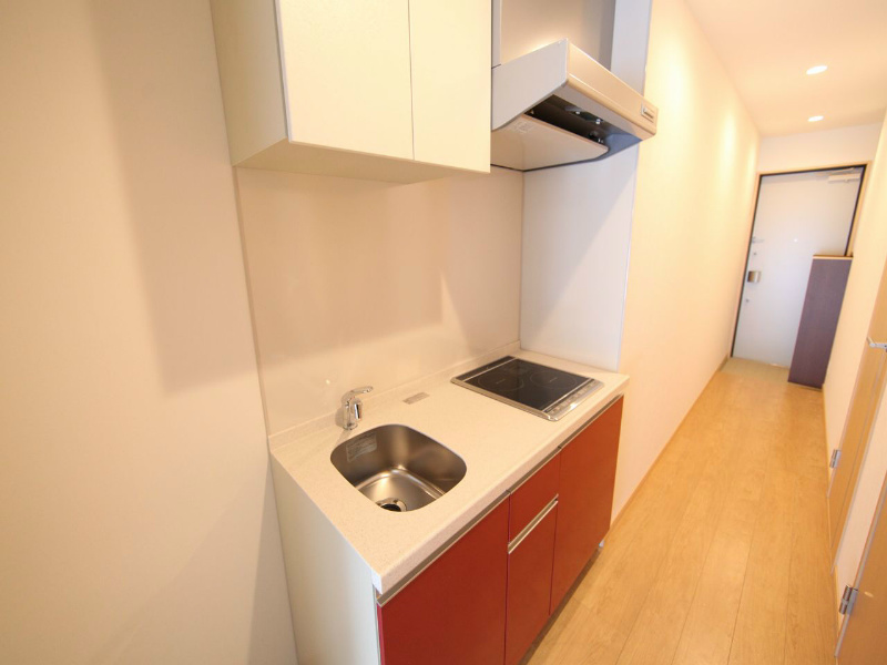 キッチン　システムキッチン（ＩＨ2口）冷蔵庫・レンジ等ご用意できます