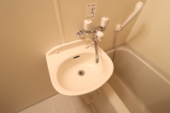 洗面設備　※別の部屋の写真です。