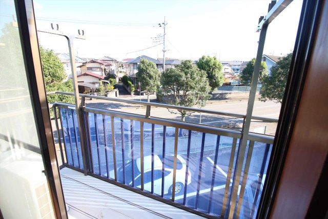 バルコニー　別の部屋の写真となりますので、現況優先となります。