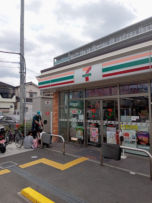 コンビニ　セブンイレブン（コンビニ）まで29m