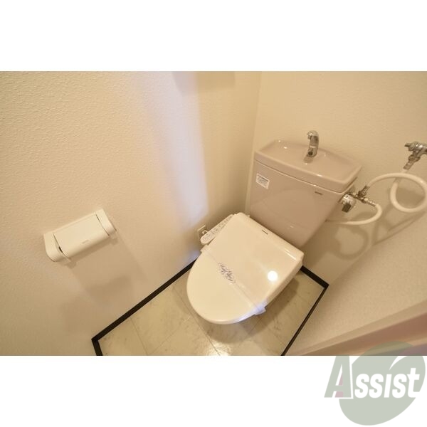トイレ　トイレです。ウォシュレット付を探している方、おすすめです。